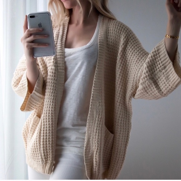 Sweaters - Knit cardigan/kimono
